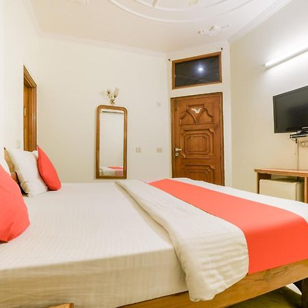 Super Hotel O Blue Sapphire Delhi Нью-Делі Екстер'єр фото