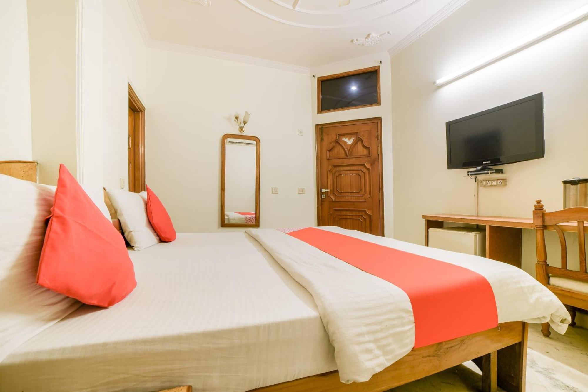 Super Hotel O Blue Sapphire Delhi Нью-Делі Екстер'єр фото