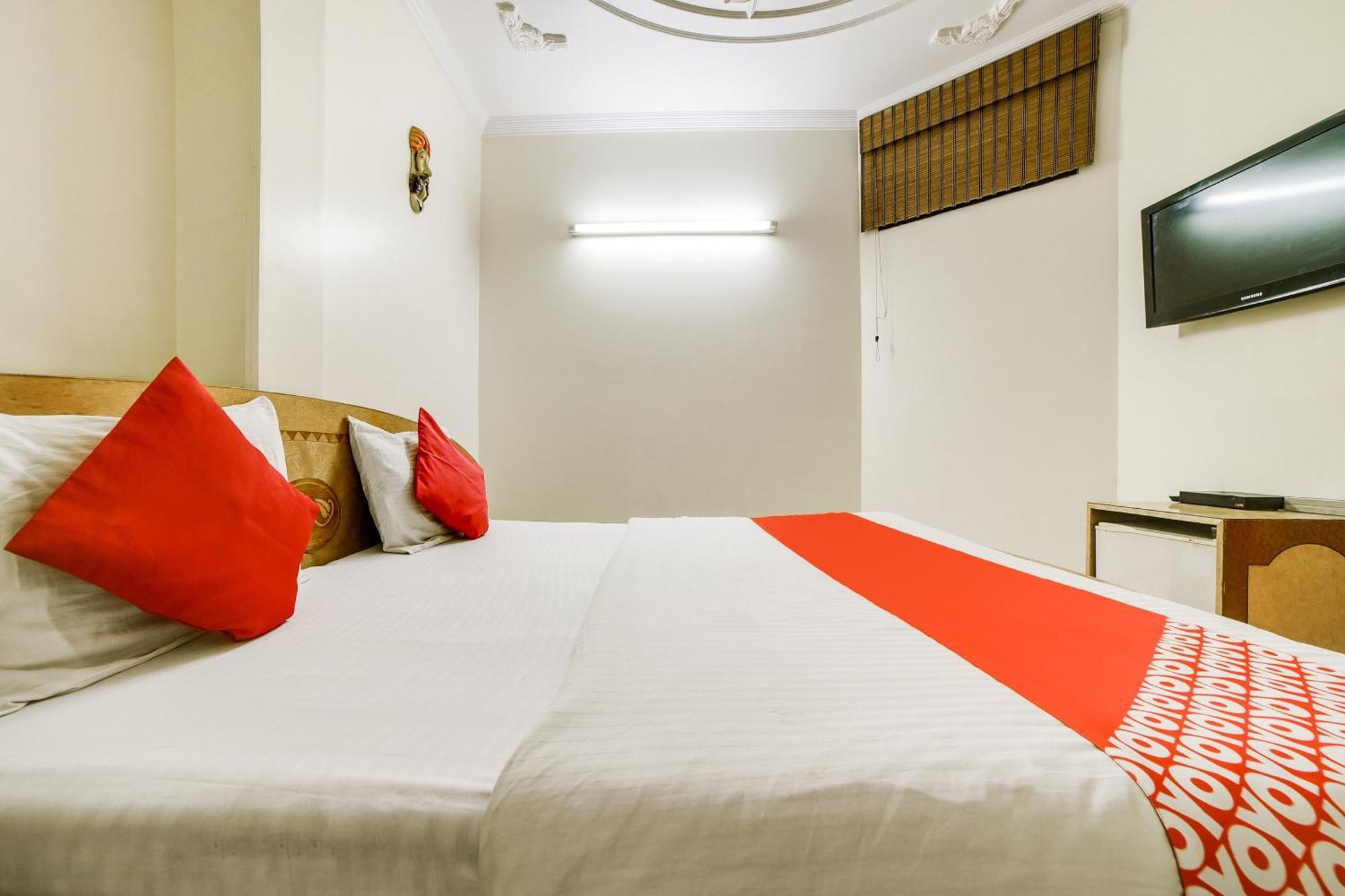 Super Hotel O Blue Sapphire Delhi Нью-Делі Екстер'єр фото