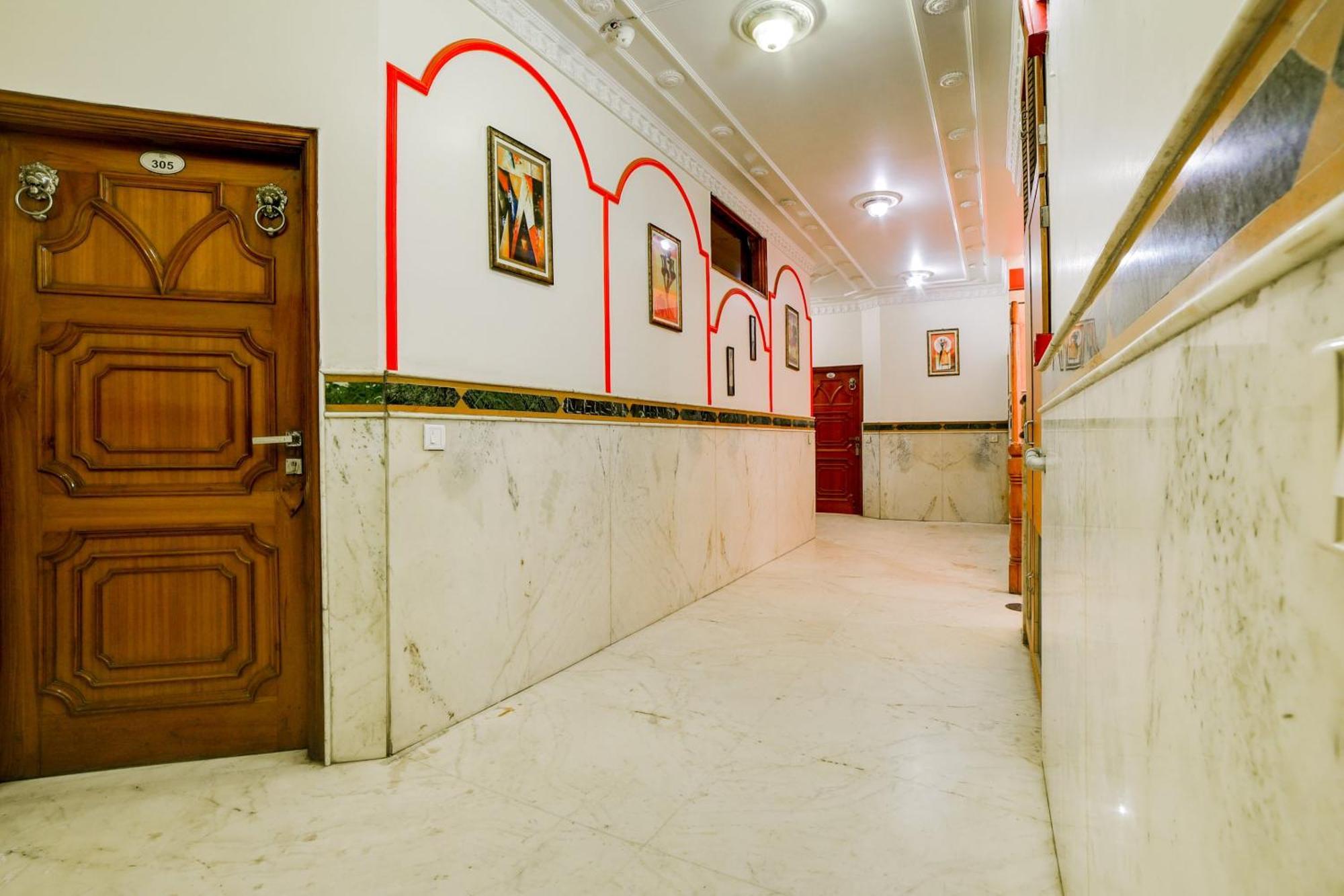 Super Hotel O Blue Sapphire Delhi Нью-Делі Екстер'єр фото