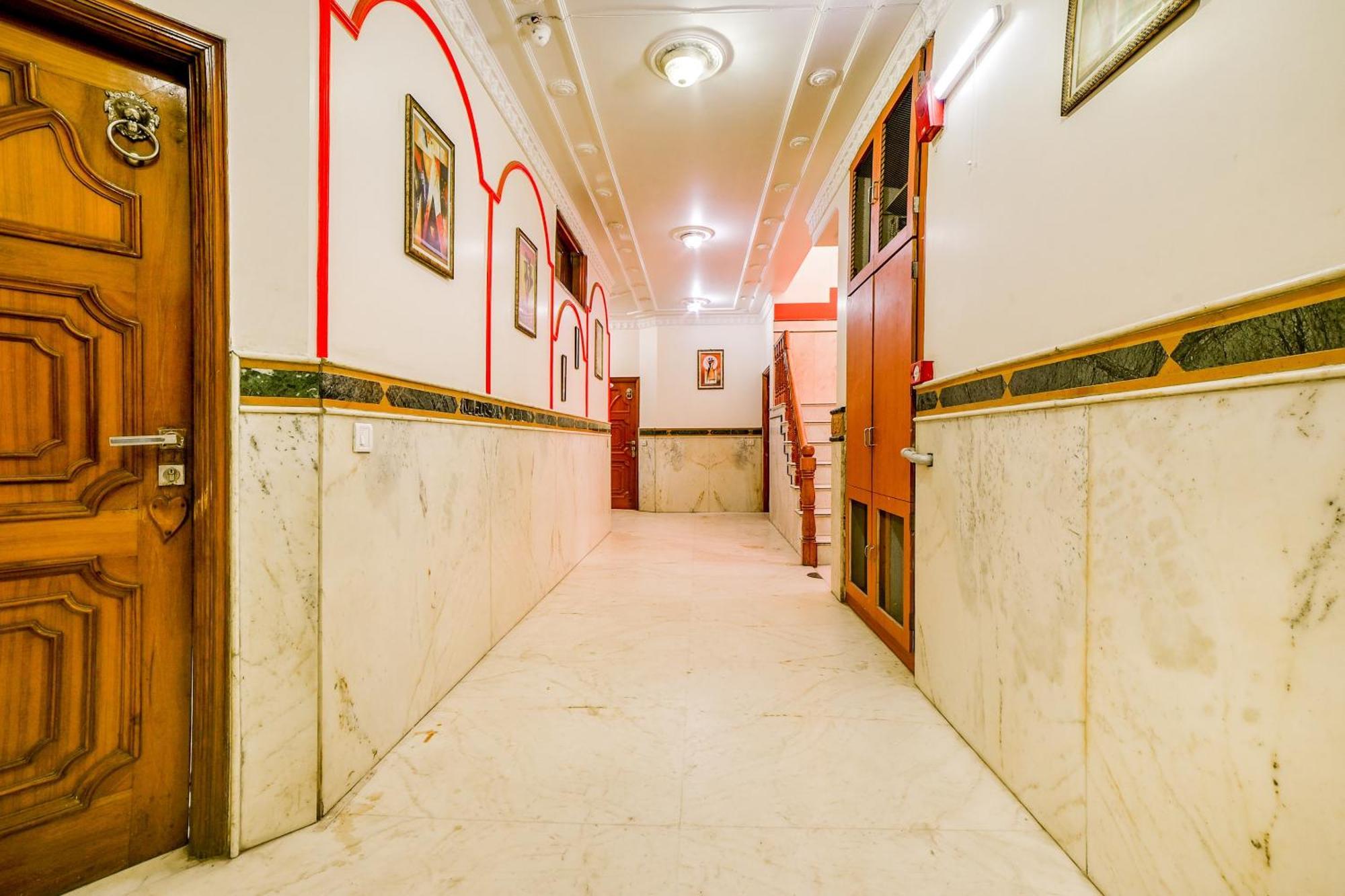 Super Hotel O Blue Sapphire Delhi Нью-Делі Екстер'єр фото