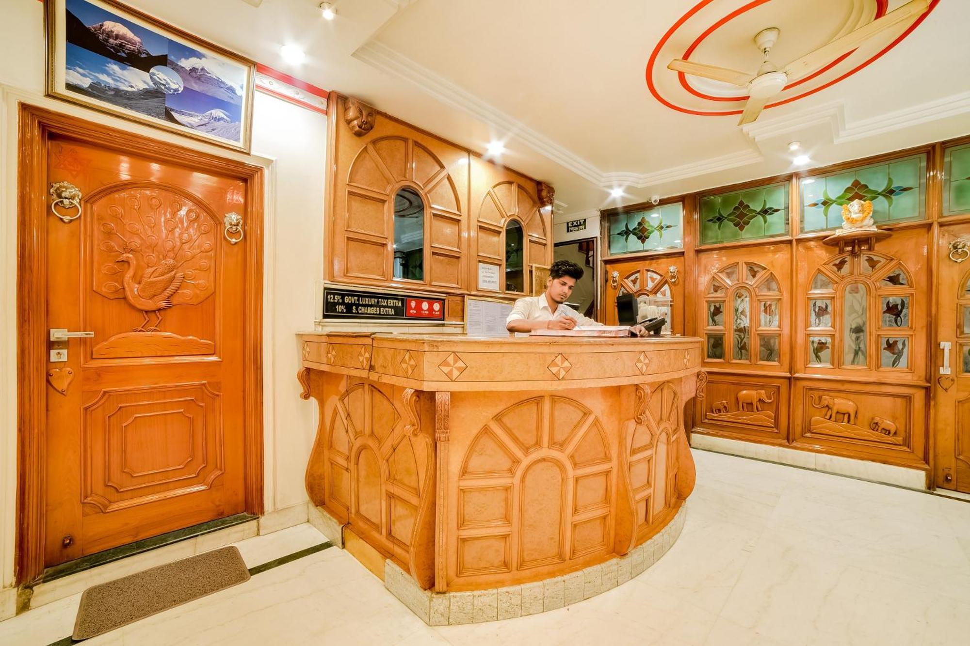 Super Hotel O Blue Sapphire Delhi Нью-Делі Екстер'єр фото