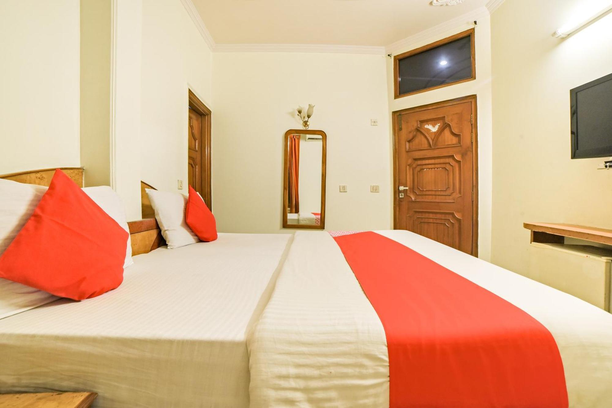 Super Hotel O Blue Sapphire Delhi Нью-Делі Екстер'єр фото